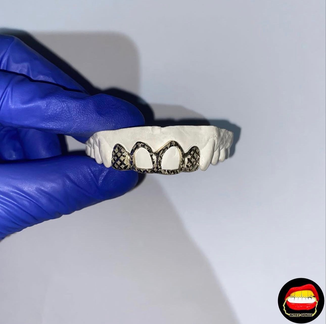 2 x Window Front & Lateral Diamond Dust Cut - Bitez Grillz