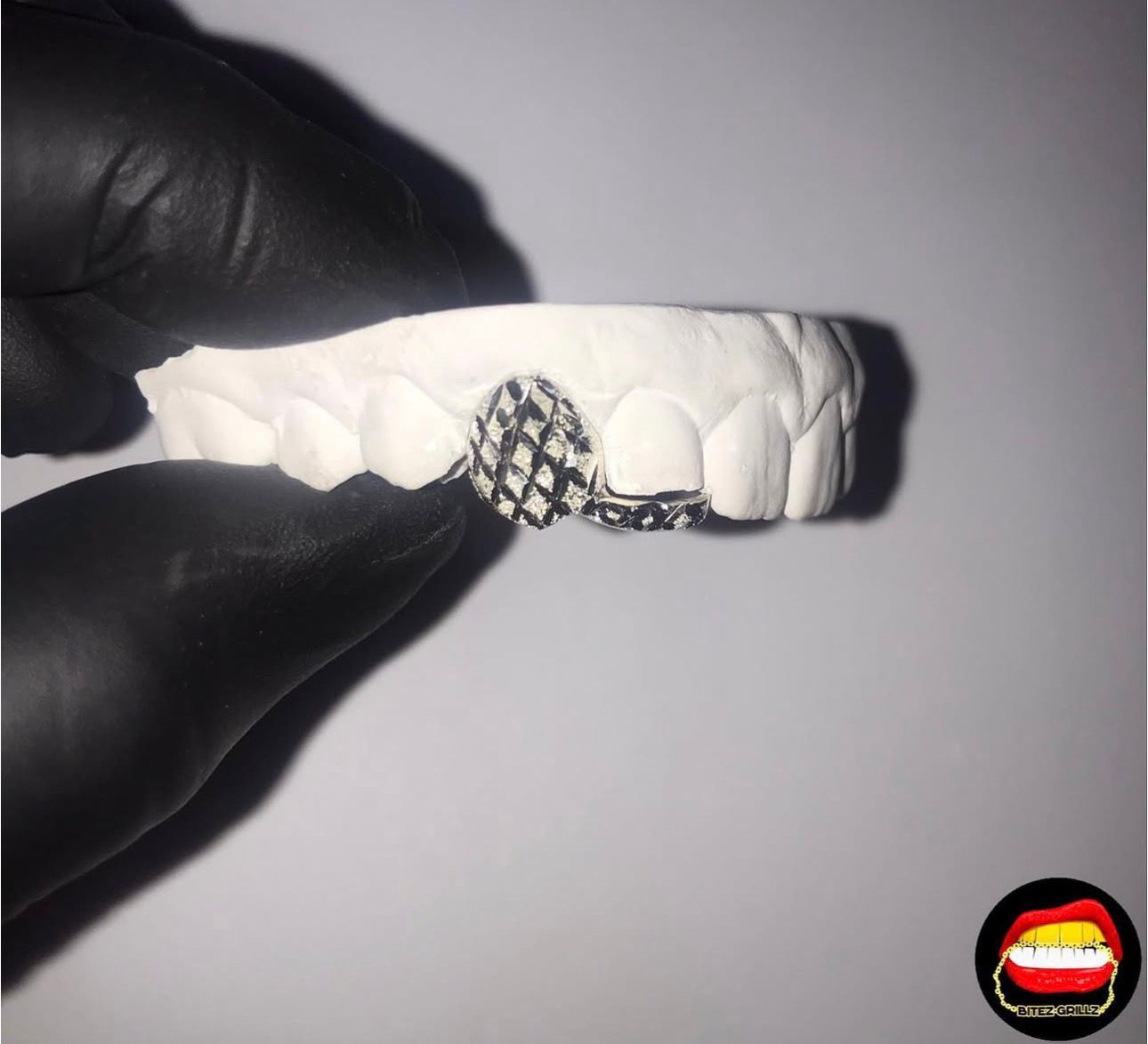 Canine & Bar Diamond Dust Cut - Bitez Grillz