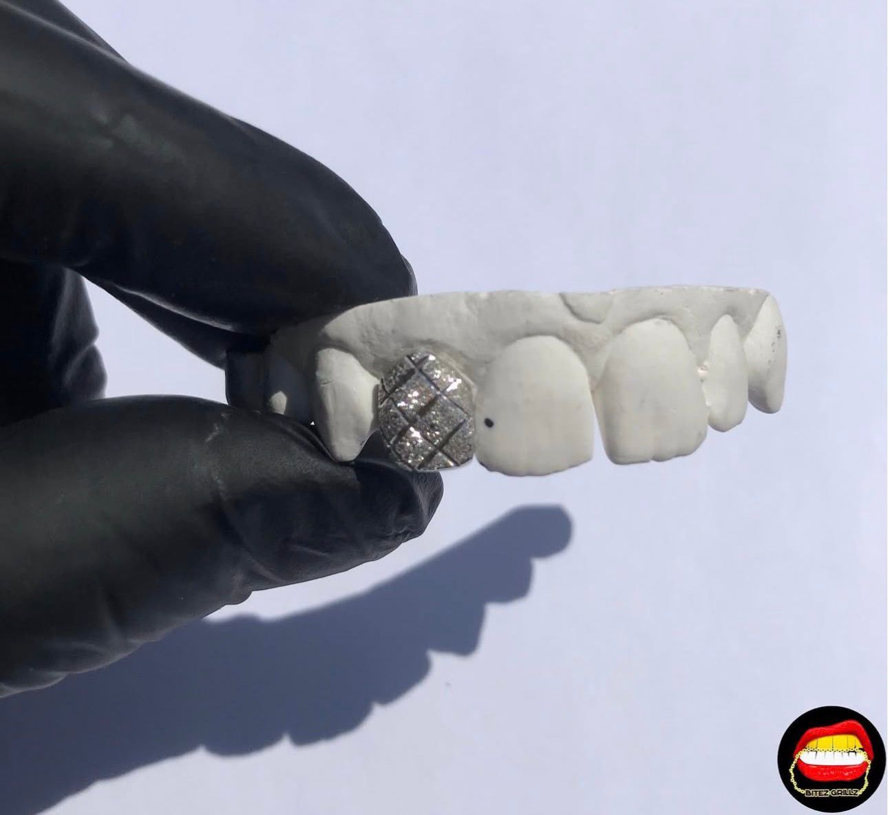 Lateral Diamond Dust Cut - Bitez Grillz